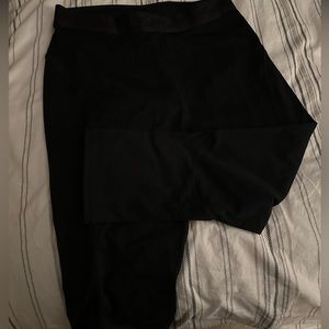 Fabletics Powerhold Capri Leggings